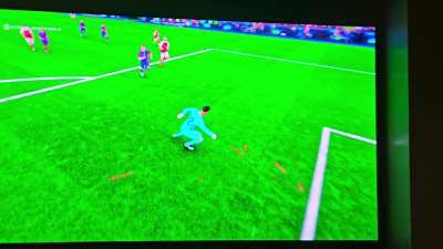 Why is keepers in fc sooo bad