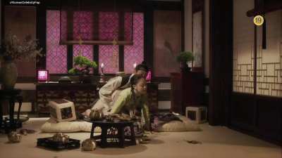 Min Ji-hyun in Bang Ja Chronicles (2011)