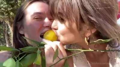 LANA RHOADES AND RILEY REID: HOT BEAUTIFUL FRIENDS (source inside)