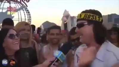 canta guns n roses tio do mufasa