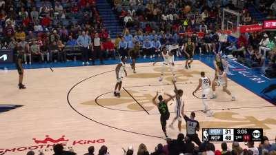 [Highlight] CJ McCollum Razzles and Dazzles Ja for his 5th three of the second quarter