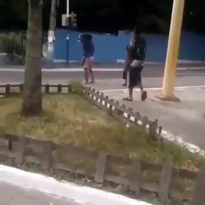 tadinha da tia kkkkkkkkk