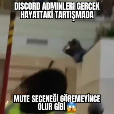 Dostum ama ben bu adamı niye banlayamıyorum?😭😭