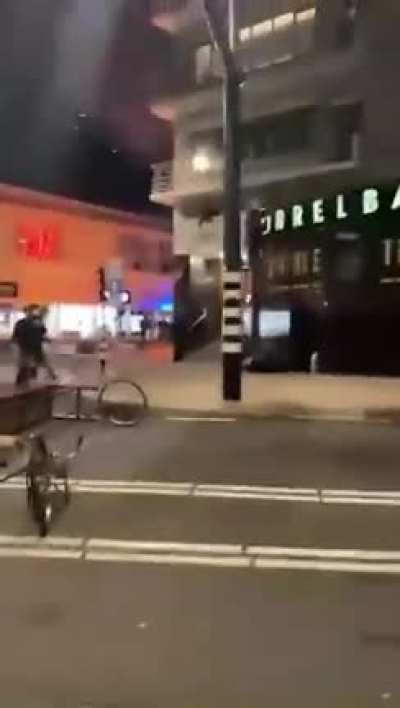 Rotterdam riots, police shooting people