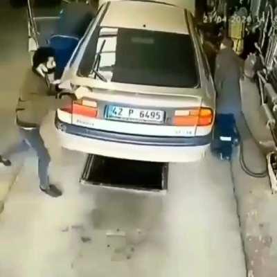 WCGW not looking where you walk