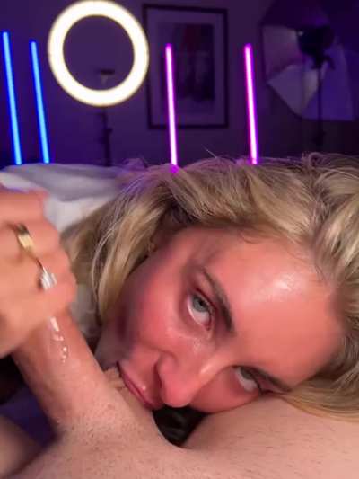 The hands & mouth of a goddess