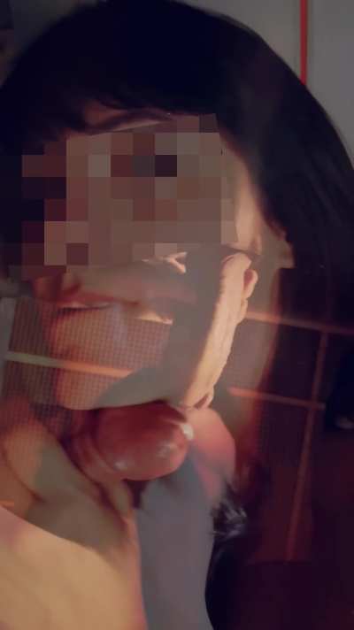 Just a tiny taste of the hours of Gloryhole fun on my Fansly. Come say hi.  Discounts for Reddit followers!