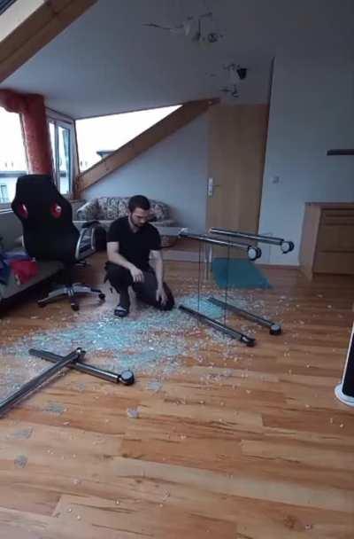 Watchout your hands.