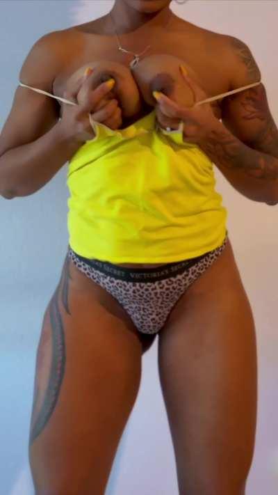 It's Friday free my breast day 💋 43f💍