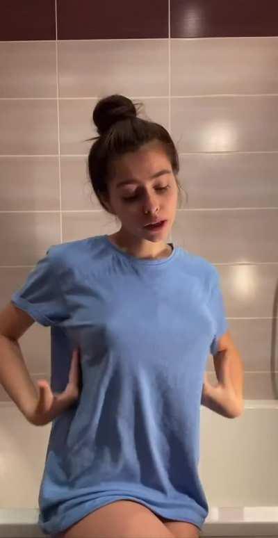 [discord: torl134#6743] I was looking at my sist er`s ig stories and then i saw she bought a red bikini and i have lost my mind