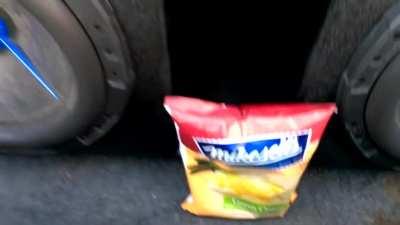 Cuando intentas dormir a las 3 am, y tus vecinos...