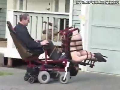 Весёлый аттракцион.