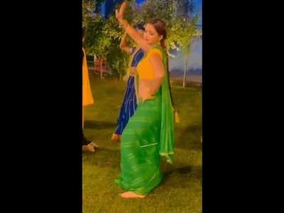 Cute Saree dance 👌😍💃🏽