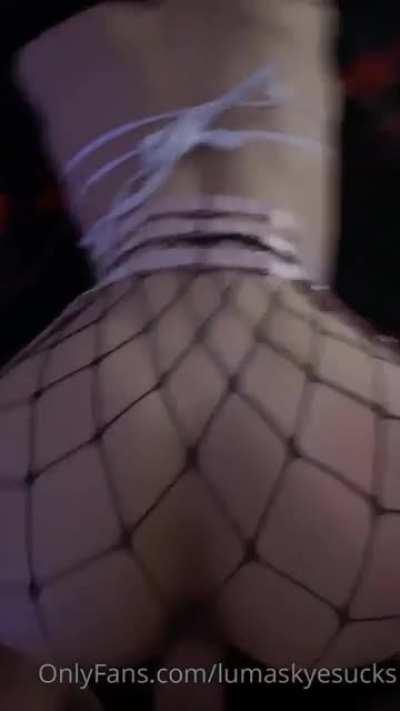 LumaSkyes getting slapped and dick