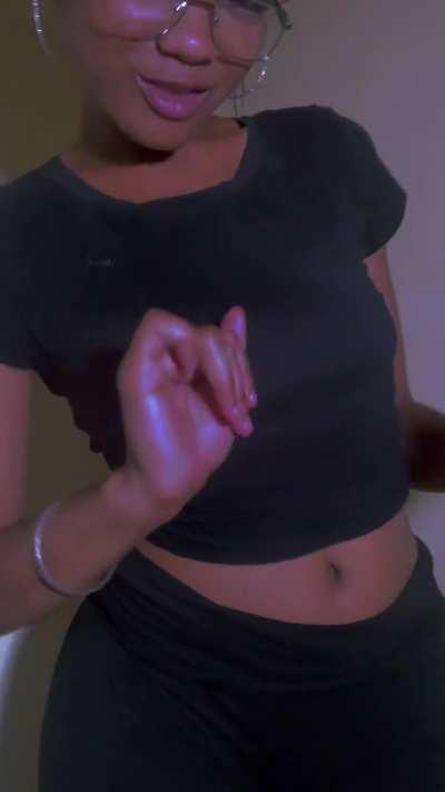 Ciara (@cloudyxkinks)