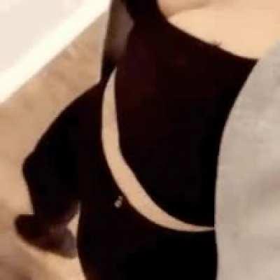 I love when she posts stuff like this 🤤🤤🤤 older sister