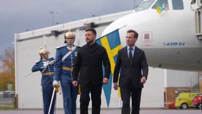 Zelenskyy is in Sweden to talk fighter jets