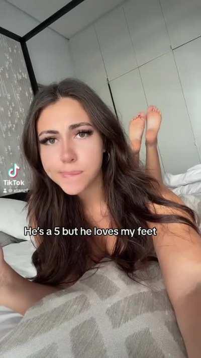 I’m a sucker for foot lovers 