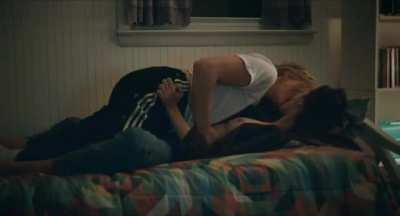 Chloe Moretz's hot lesbian scene
