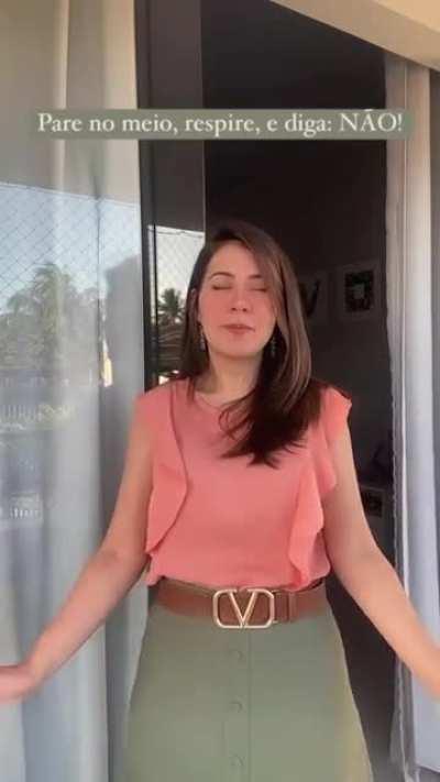 Vocês quebrando a cabeça (e a cara) tentando ganhar dinheiro e é tão simples...