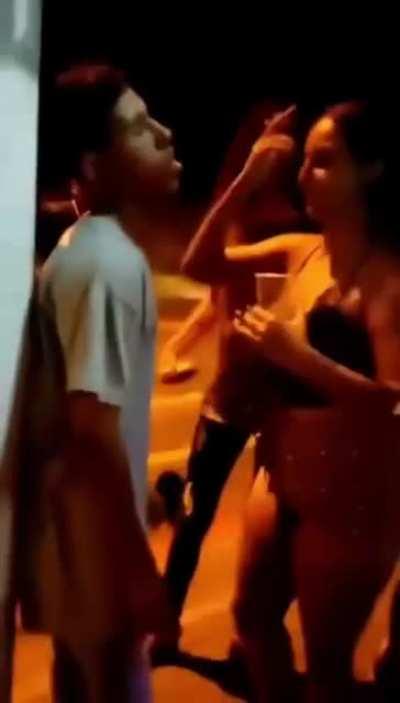 Postee el video de Miguel ayer y parece que a los porteños les gusto. Va otro con el mismo tema.