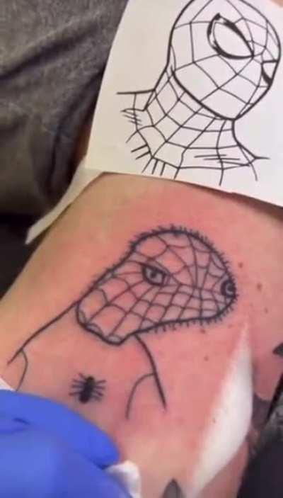 Cuando tú compa tatúa barato