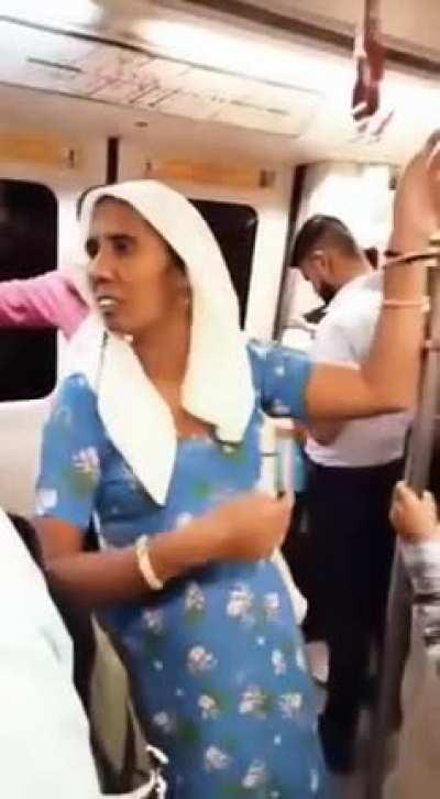 title chumma chati kr rha h