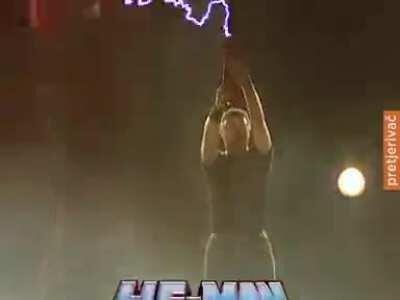 Gori sve, nebo i zemlja