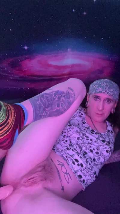 I need a huge cock to fuck me