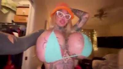 xomarym monster tits