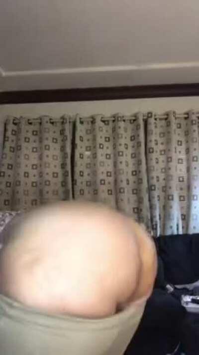 Fat & jiggly ass 💦