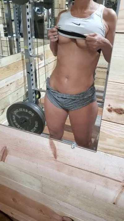 Am I doing this right? 🤭😋♥️ (self post,44/F)