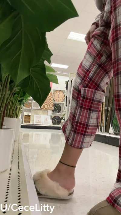 POV: You catch a glimpse of the hot girl at Target airing out her soles