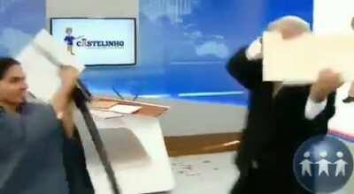 Live testing a porcelain tile quality