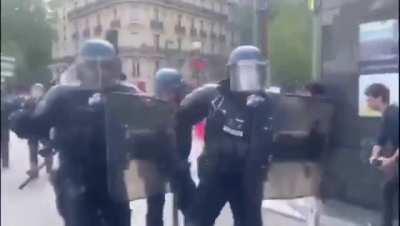 Paris, 14th of July. It's heartwarming!