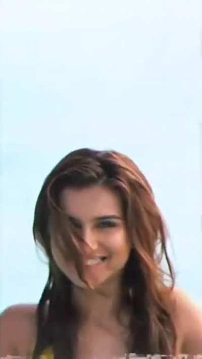 tara sutaria ✊✊💋💋💋💦💋✊