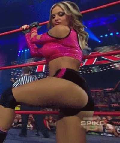 Before Nikki Bella upped her game, Velvet Sky was definitely the woman in wrestling that everyone wanted to hit from the back