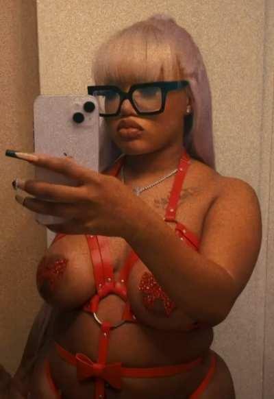 Add my on snap! @/teshiababii