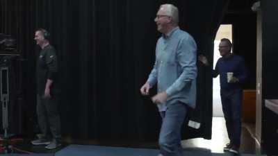 [Highlight] Chris Spielman finds out he’s being inducted into the Lions Ring of Honor… by announcing he is