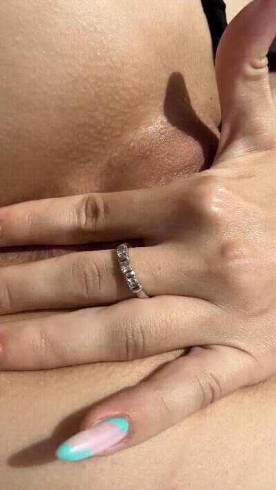 I use tinder only to find man that can eat my pussy 2 times per day