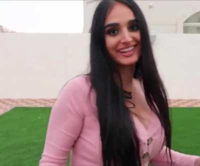 Lana teaches how to jiggle when you are busty....