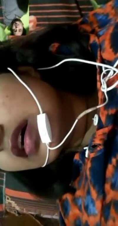 Desi paid girl another nude masterbuting with her customer full video