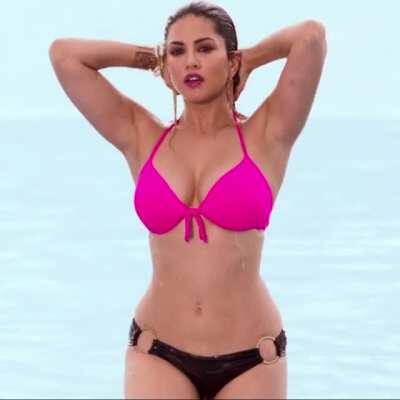 Absolute voluptuous sunny leone