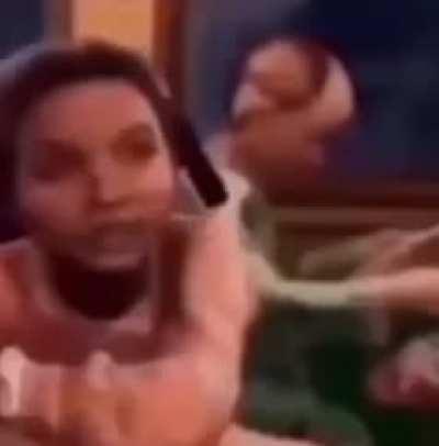 you guys wanna hear DEEDEE DEDEE DEE or OMMMMN