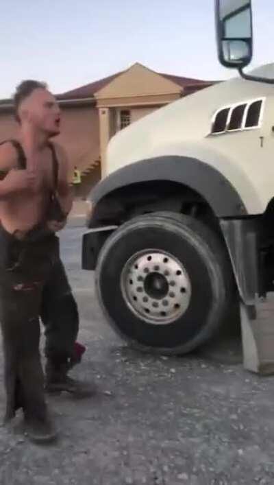 Irish traveller vs an American.