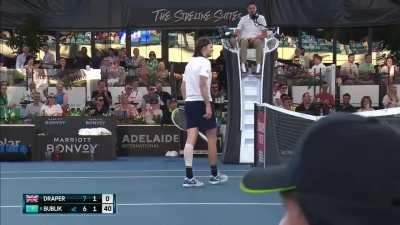 That's not how you use a racket