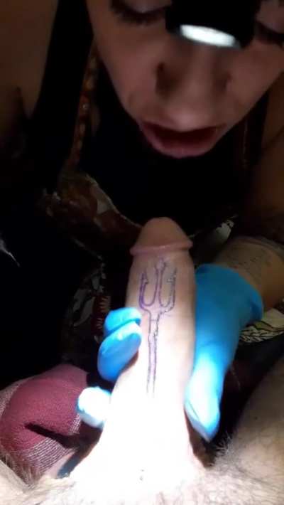 She Sucked of a Client While Tattooing Him