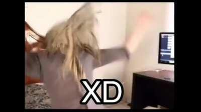 Se me calló un idolo weon XD