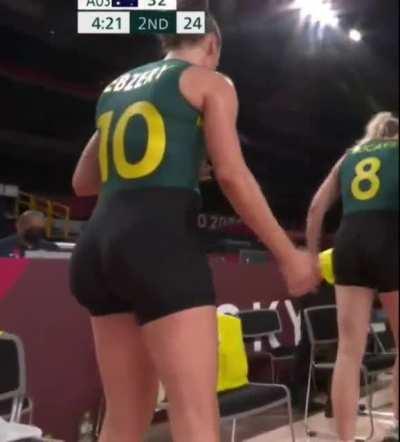 Let's hope more of the women's basketball teams are inspired by the Aussie 🦘🤑