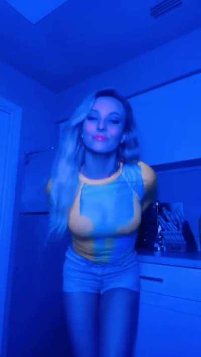 I put this #shoulderup #idc